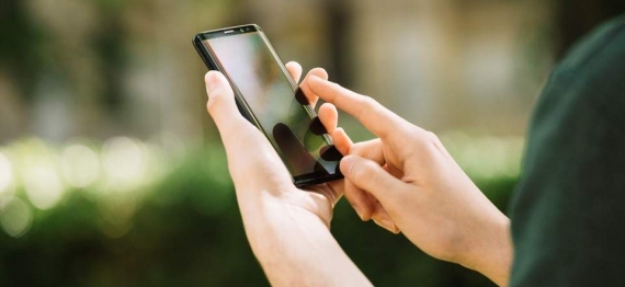 Consumidor pode registrar reclamações online via celular. Saiba como fazer!