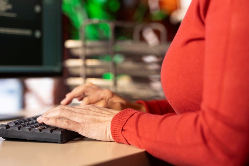 rdf14_professional-person-engaging-with-ai-chatbot-computer-screen.jpg