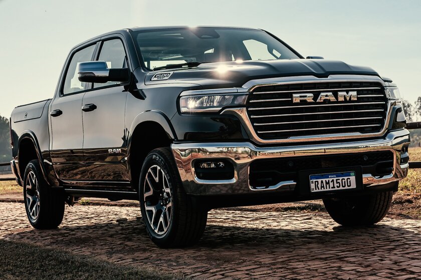 ram-1500-laramie-2-cortada.jpg