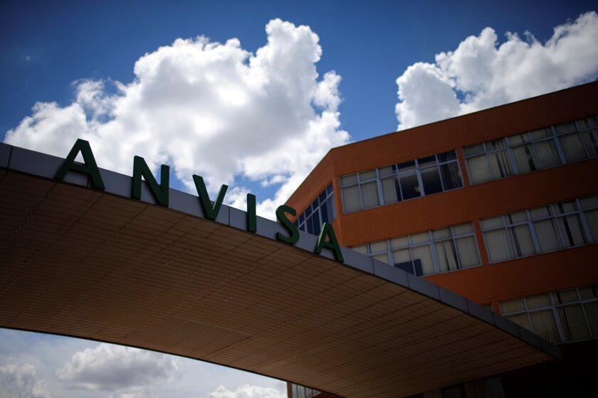 2021-01-12t220145z-1-lynxmpeh0b1jv-rtroptp-4-health-coronavirus-brazil-anvisa.jpg